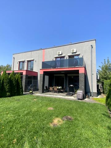 Стеценка вул., 27