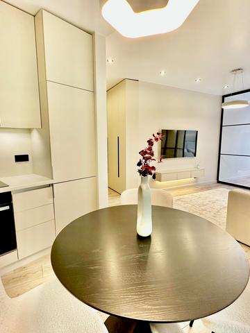 Пекарська вул., 30