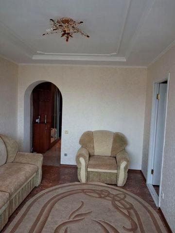 Продам 3-кімнатну квартиру в центрі селища Сутиски