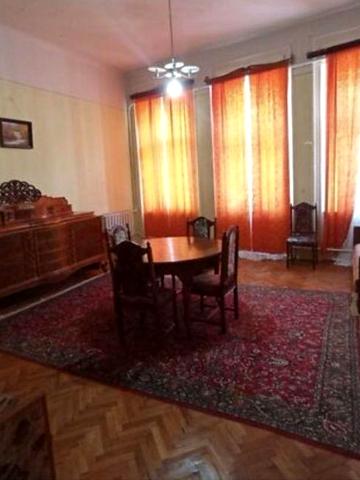 Оренда 2 кімнатної квартири  центр Корзо