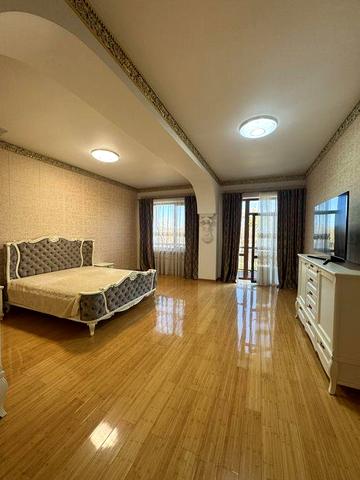 Продаж великогабаритної 2-кімнатної квартири