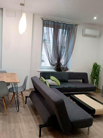 Костельна вул., 11