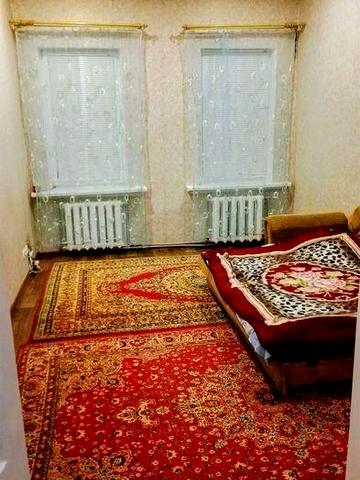 продаж 1 кімнатної квартири в центрі