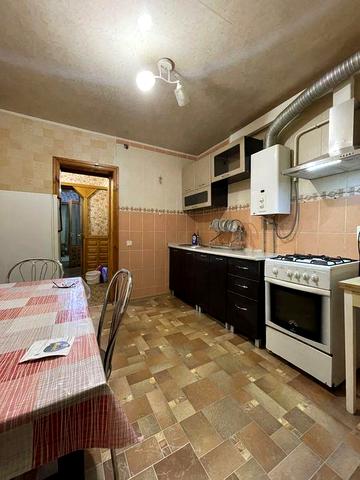 Продам 3 кімнатну  квартиру