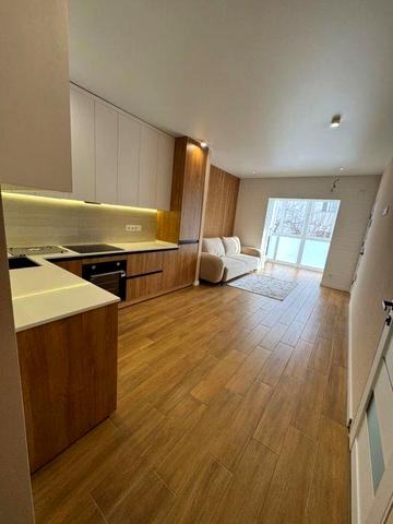 Продам квартиру в жк Затишний . З новим якісним ремонтом . ЖК Затишний