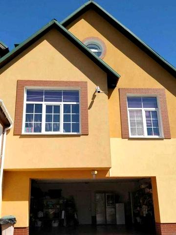 Прекрасный дом в закрытом коттетжном городке в Хлепче