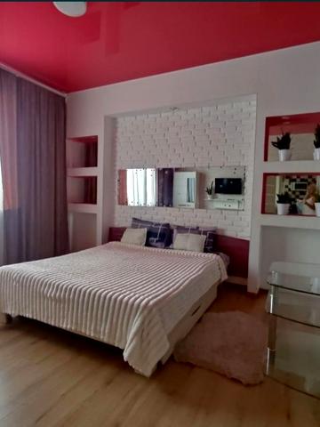 Середньофонтанська вул., 35