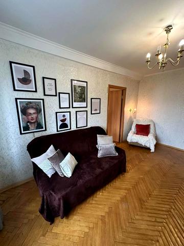 Велика Васильківська вул. (Червоноармійська), 85/87