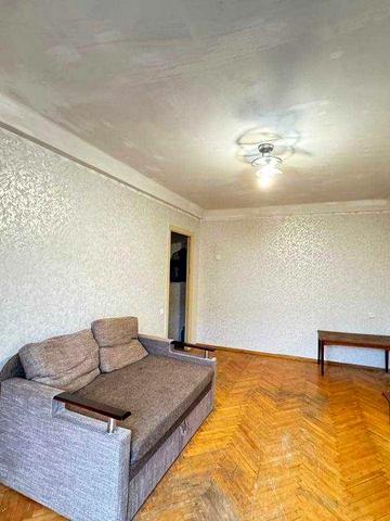 Васильківська 2, роздільна 2к квартира, є газ! м Голосіївська 2 хв