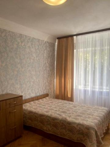 Оренда 2-кім. квартири на Воскресенці, вул. Микитенка