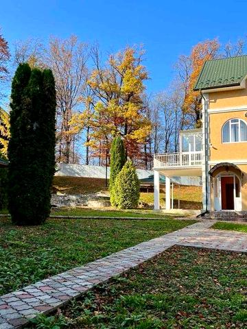 Продаж будинку  під базу відпочинку земля або готель у Чернівцях р- н