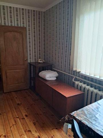 Здається півбудинку в пгт. Немішаєве