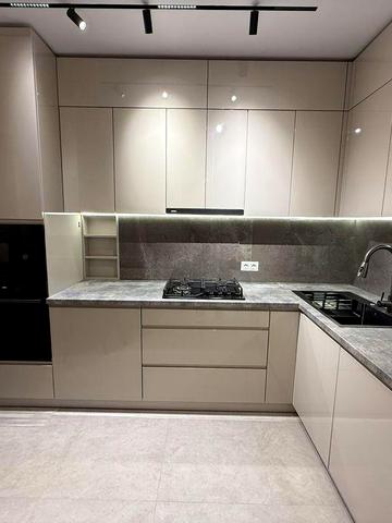 Здається в оренду 1-кімнатна квартира(перша здача) від власника