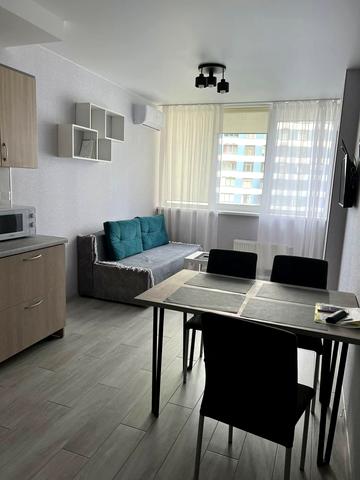 Євгена Сверстюка вул. (Марини Раскової), 6