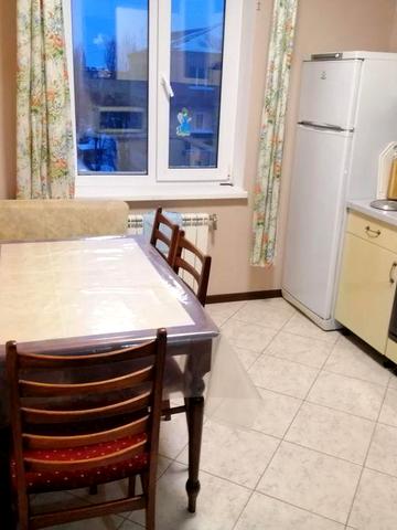 Здам гарну 3 кімнатну квартиру в  спальному районі.