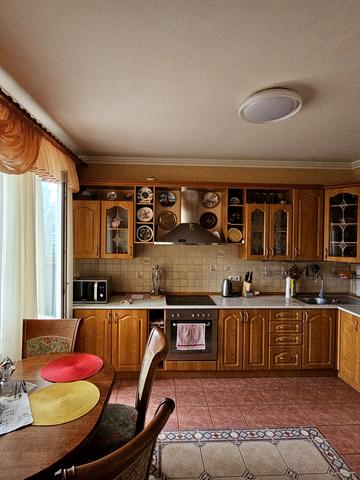 Академіка Булаховського вул., 5-Д