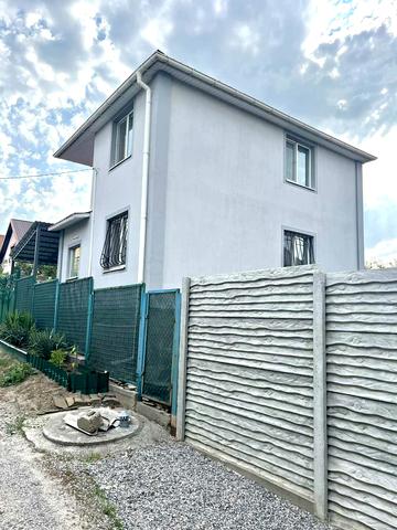 Центральна вул.