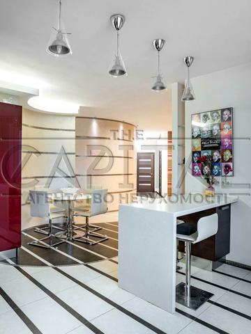 Голосіївська вул., 13