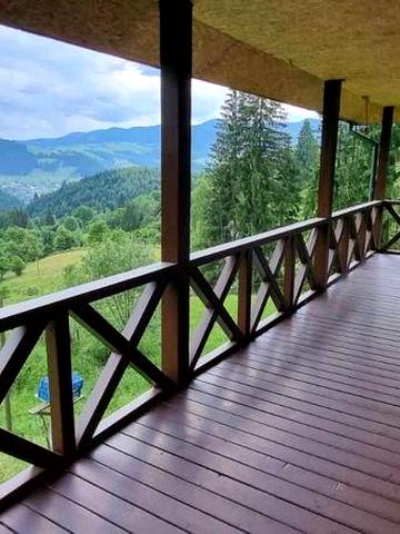 Будинок у Карпатах. 0,5 га землі. Ільці, Верховинський район