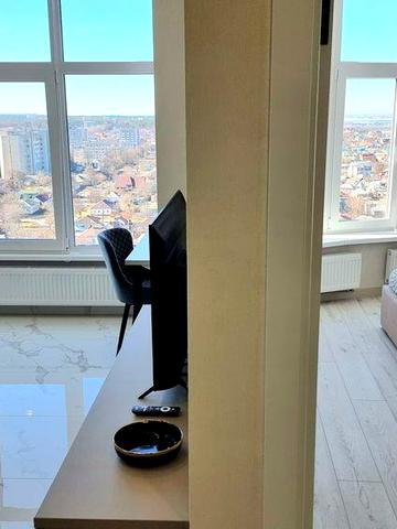 БЕЗ КОМІСІЇ. 1здача.2кімн.46м2.Інвертори на тепло,воду.В тихому центрі