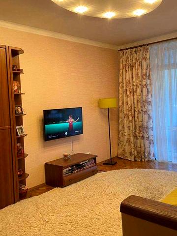 Продаж від власника 3-х кімнатної квартири по вул. Ґарета Джонса 6