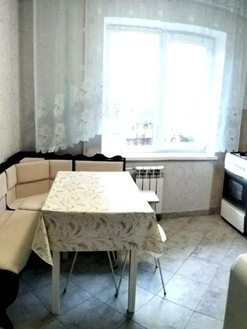 Оренда трьокімнатної квартири біля м. Лісова