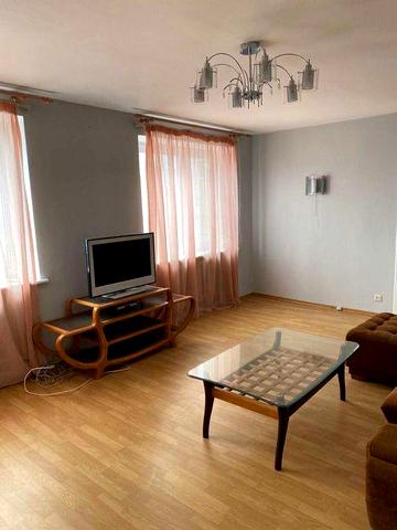 4-кімнатна квартира  вул. Левка Лук’яненка, 2Л