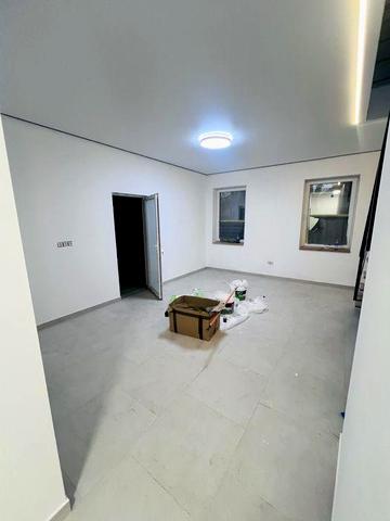 Продаж 2 кімн кв-ри + кухня-студіо в центр. частині м.Берегове