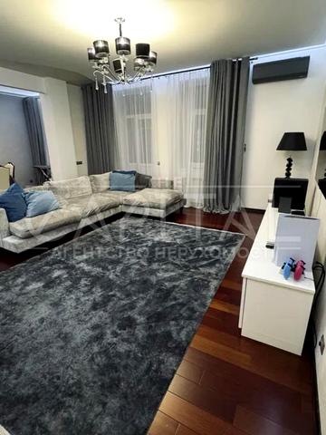 Шовковична вул., 32/34