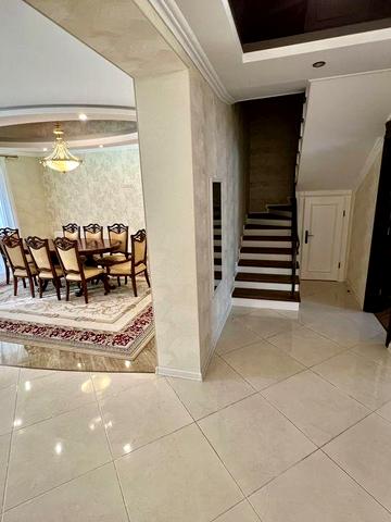 Довготривала оренда 2-х рівневої квартири по вул. Героїв Майдану