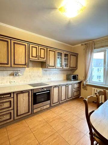 Позняки , вул .Урлівська 36 , оренда 3х кімнатної квартири .