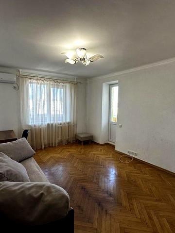 2 кімнатна квартира. Голосіївський район, проспект Науки 16