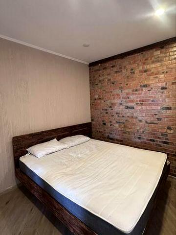 М-н Юрівка окремий будинок гарний стан