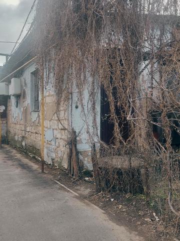 Дальницька вул., 40