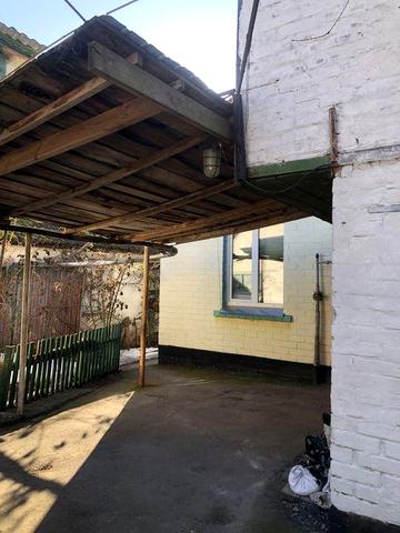 Продам затишний будинок в місті