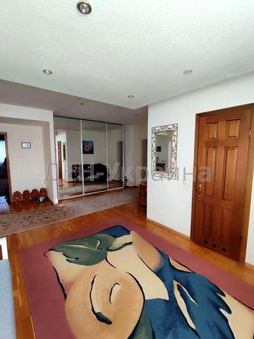 Продам яскраву квартиру у центрі міста вул Тютюника 40, 450000 у.е.