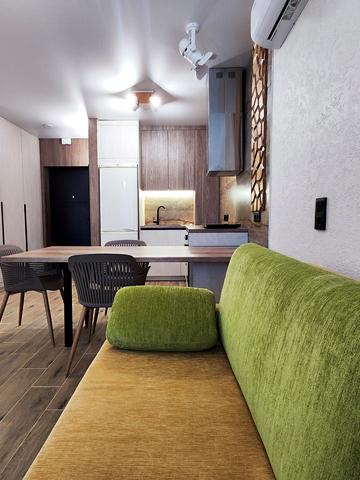 Віктора Некрасова вул. (Північно-Сирецька), 10