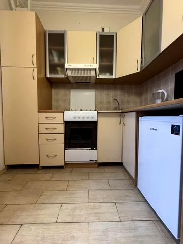 Соборна пл. (Жовтнева), 1