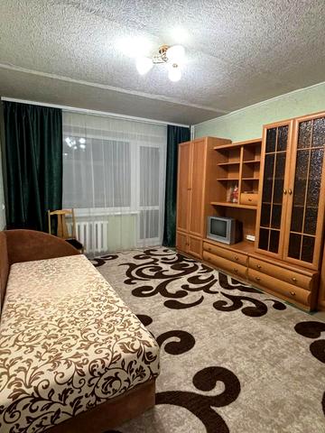 Космодромна вул., 2