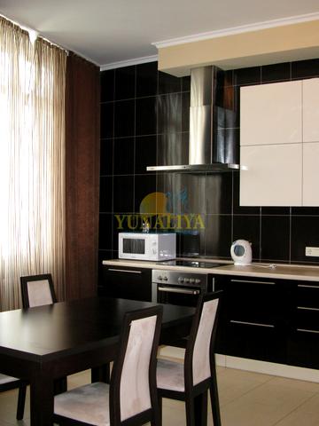 Кудрявський узвіз, 3-Б