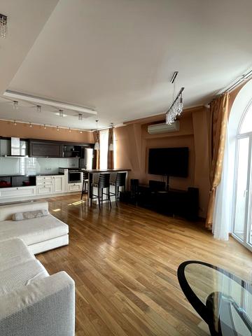 Лабораторна вул., 8