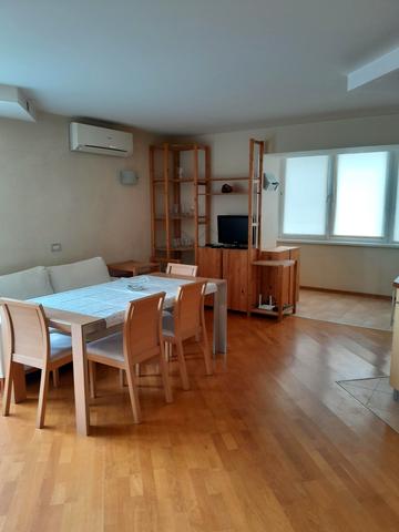 Ломаківська вул. (Мічуріна), 4