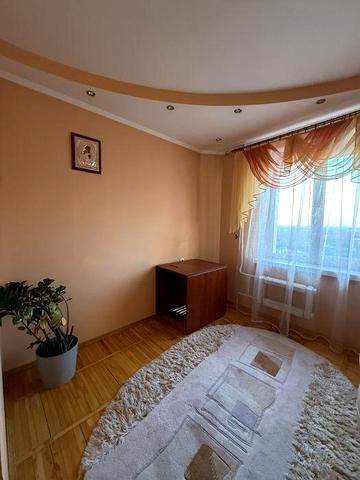 Оренда  3-х кімнатної квартири вул.Млинівська.