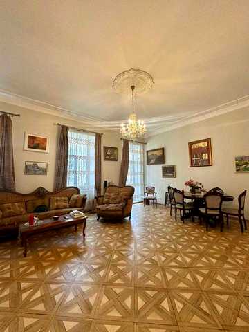 Продаж 5 кім квартири по вул.Верхратського (Пекарська).