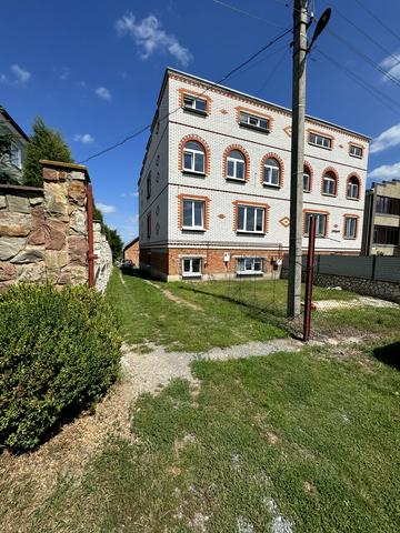 Тернопільська вул.