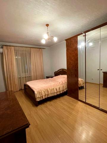 Олександра Лазаревського вул. (Мініна), 9