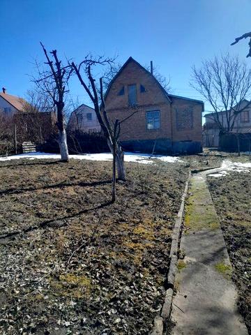 Затишний дачний будинок з ділянкою 6 сот.