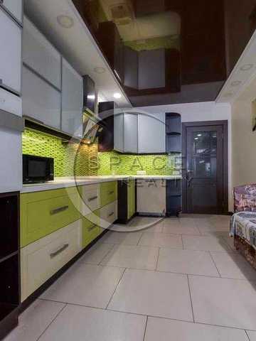 Продаж 3-кімнатної квартири 213 м²  Лобановського, 4в