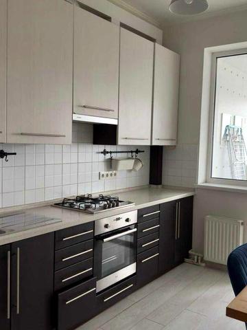 ДЕРЖПРОГРАМИ Без% 1к 35м 3п  Ірпінь вул. Єрощенка 14,  поруч парк