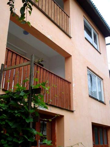 Продається житловий будинок в м. Рахів